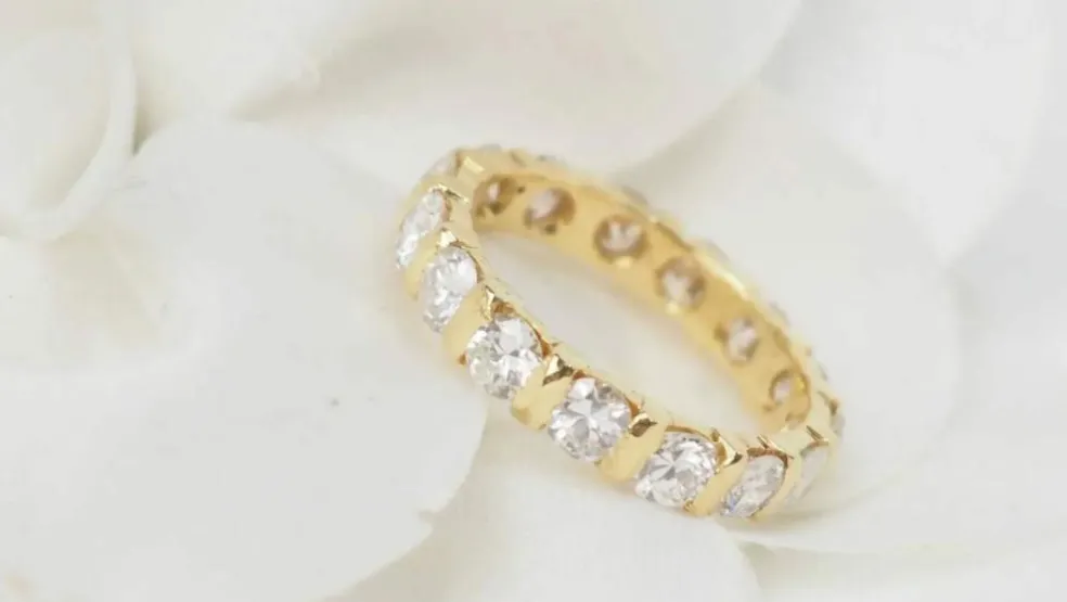 Alliance américaine en or jaune et diamants 2,40cts