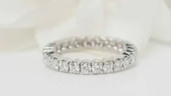 Alliance américaine en or blanc et diamants 1,30ct