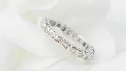 Alliance américaine en or blanc et diamants 0,22ct