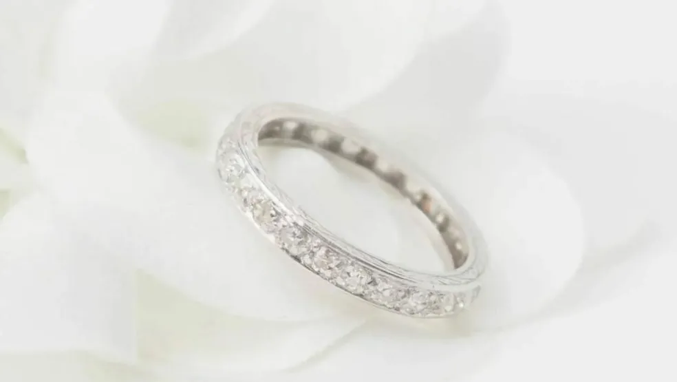 Alliance américaine en platine et diamants 0.80ct