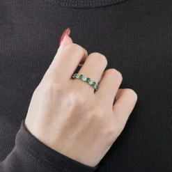 Alliance américaine or blanc diamants émeraudes