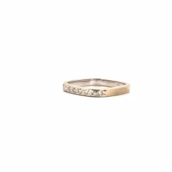 Alliance carrée or blanc diamants