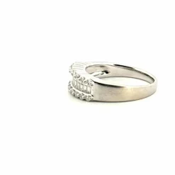 Alliance demi-tour or blanc et diamants