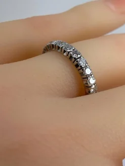 Alliance en or blanc 18 carats en diamants 1,50 carat