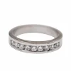 Alliance en or blanc et diamants