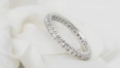 Alliance en or blanc et diamants 0,90ct