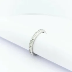 Alliance en or blanc et diamants