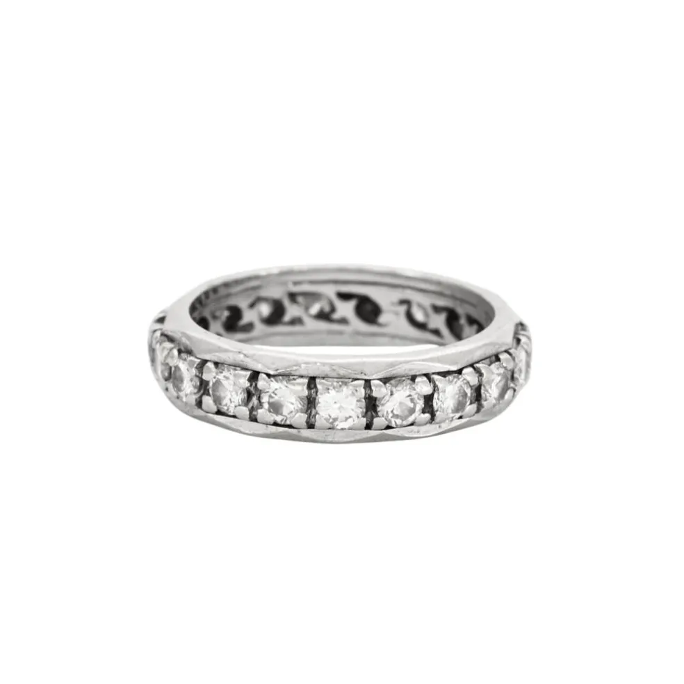 Alliance en or gris et diamants