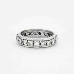 Alliance en or gris et diamants