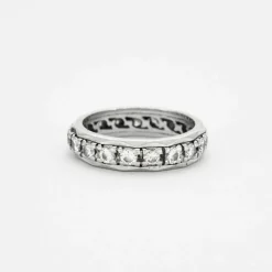 Alliance en or gris et diamants