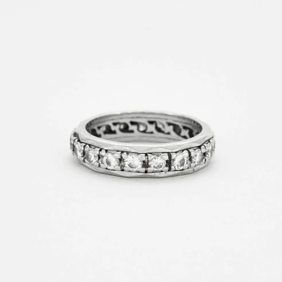 Alliance en or gris et diamants
