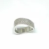 Alliance ondulée en or blanc et diamants