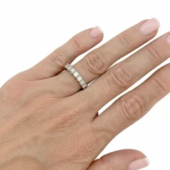Alliance or blanc diamants.