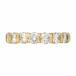 Alliance or jaune, diamants.