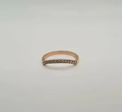 Alliance or rose sertie de diamants