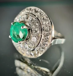 Ancienne bague or blanc, émeraude fin XIXème siècle