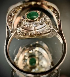 Ancienne bague or blanc, émeraude fin XIXème siècle