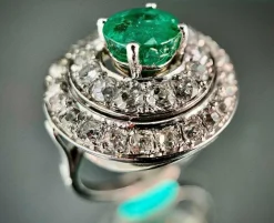 Ancienne bague or blanc, émeraude fin XIXème siècle
