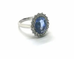 Anello con zaffiro Ceylon e pavè di diamanti
