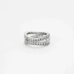 Anneau en or gris avec diamants