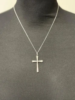 Art déco - Pendentif croix or blanc et diamants