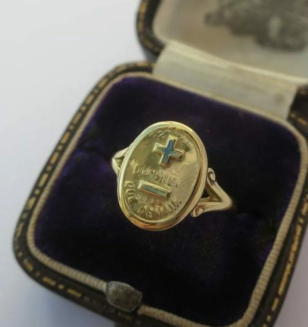 AUGIS - bague chevalière 1920 médaille d’Amour or jaune émail