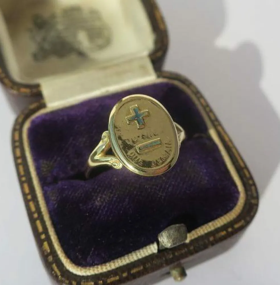 AUGIS - bague chevalière 1920 médaille d’Amour or jaune émail