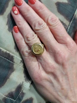 AUGIS - Bague médaille d'amour rubis et diamants