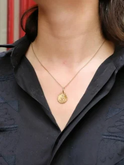 AUGIS - Médaille amour ronde Plus qu'hier moins que demain or jaune rubis