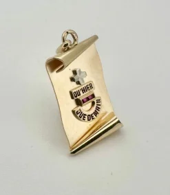 AUGIS - Médaille pendentif or jaune, rubis