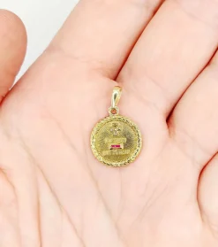 AUGIS - Pendentif médaille d'amour 15mm or, diamant et rubis, couronne de laurier (circa 1960)