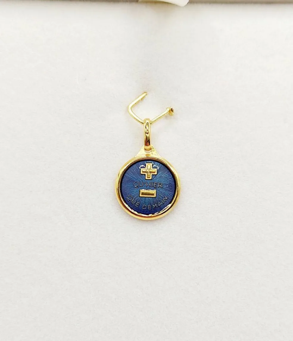 AUGIS - Pendentif médaille d'amour or jaune - L'Élégante Bleue Foncée