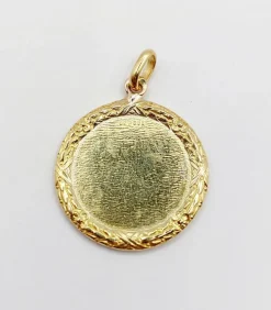 AUGIS - RARE Pendentif médaille d'amour or jaune, diamant et rubis + qu'hier - que demain (circa 1930)