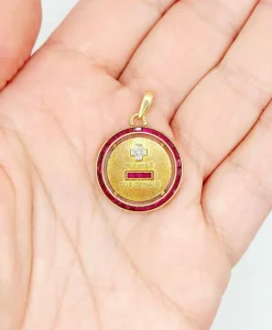 AUGIS - ULTRA RARE Médaille d'amour 23mm or jaune, diamant et rubis calibrés "+ qu'hier - que demain"