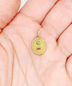 AUGIS Pendentif médaille d'amour or jaune couronne laurier diamant et rubis