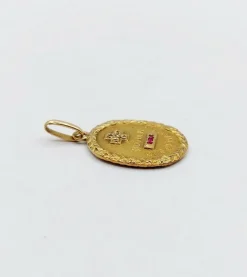 AUGIS Pendentif médaille d'amour or jaune couronne laurier diamant et rubis