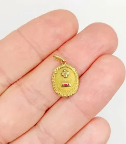 AUGIS Pendentif médaille d'amour or jaune couronne laurier diamant et rubis