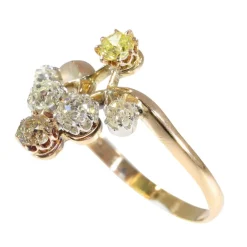 Bague diamants de couleur