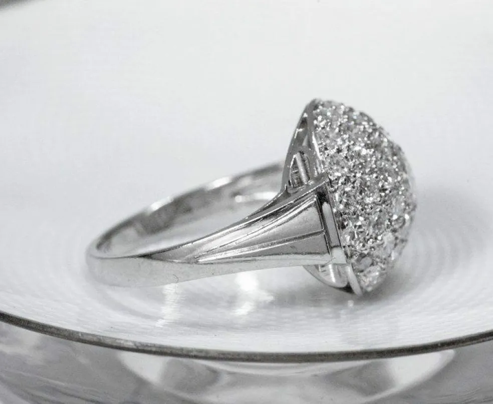Bague « dôme » Art Déco en platine et brillants