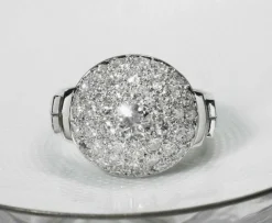 Bague « dôme » Art Déco en platine et brillants