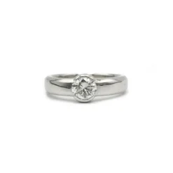 Bague - Or blanc et diamant