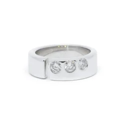 Bague - or blanc et diamants