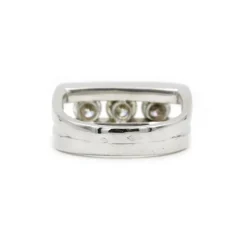Bague - or blanc et diamants