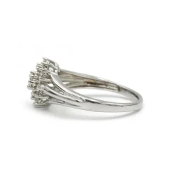 Bague - Or blanc et diamants