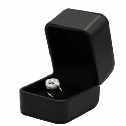 Bague - Or blanc et diamants