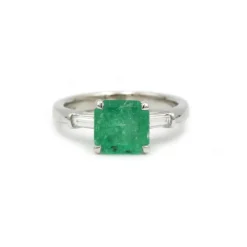 Bague - Or blanc émeraude & diamants