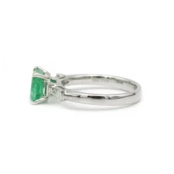 Bague - Or blanc émeraude & diamants