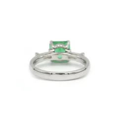Bague - Or blanc émeraude & diamants