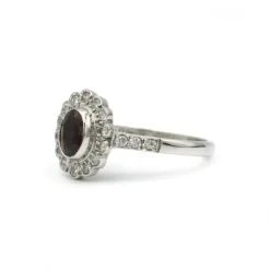 Bague - Or blanc, rubis et diamants