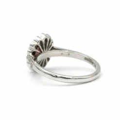 Bague - Or blanc, rubis et diamants